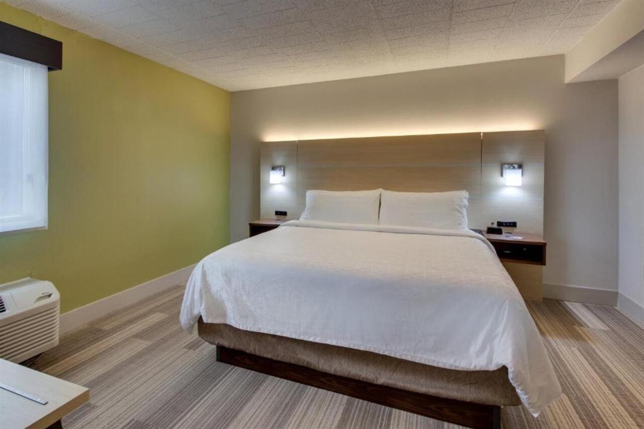 Holiday Inn Express Pittston - Scranton Airport By Ihg Eksteriør bilde