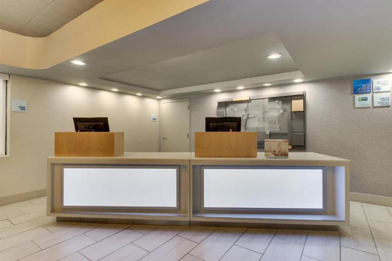 Holiday Inn Express Pittston - Scranton Airport By Ihg Eksteriør bilde