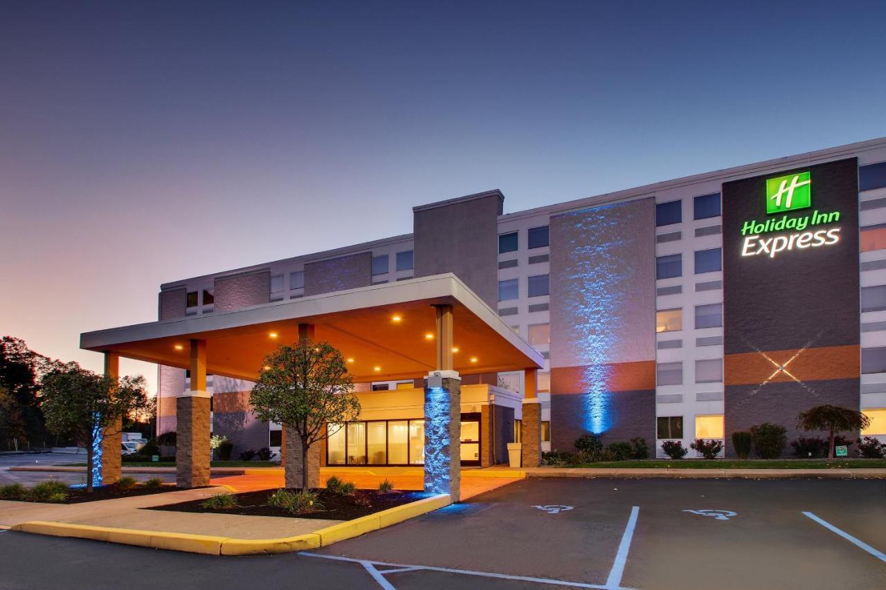 Holiday Inn Express Pittston - Scranton Airport By Ihg Eksteriør bilde