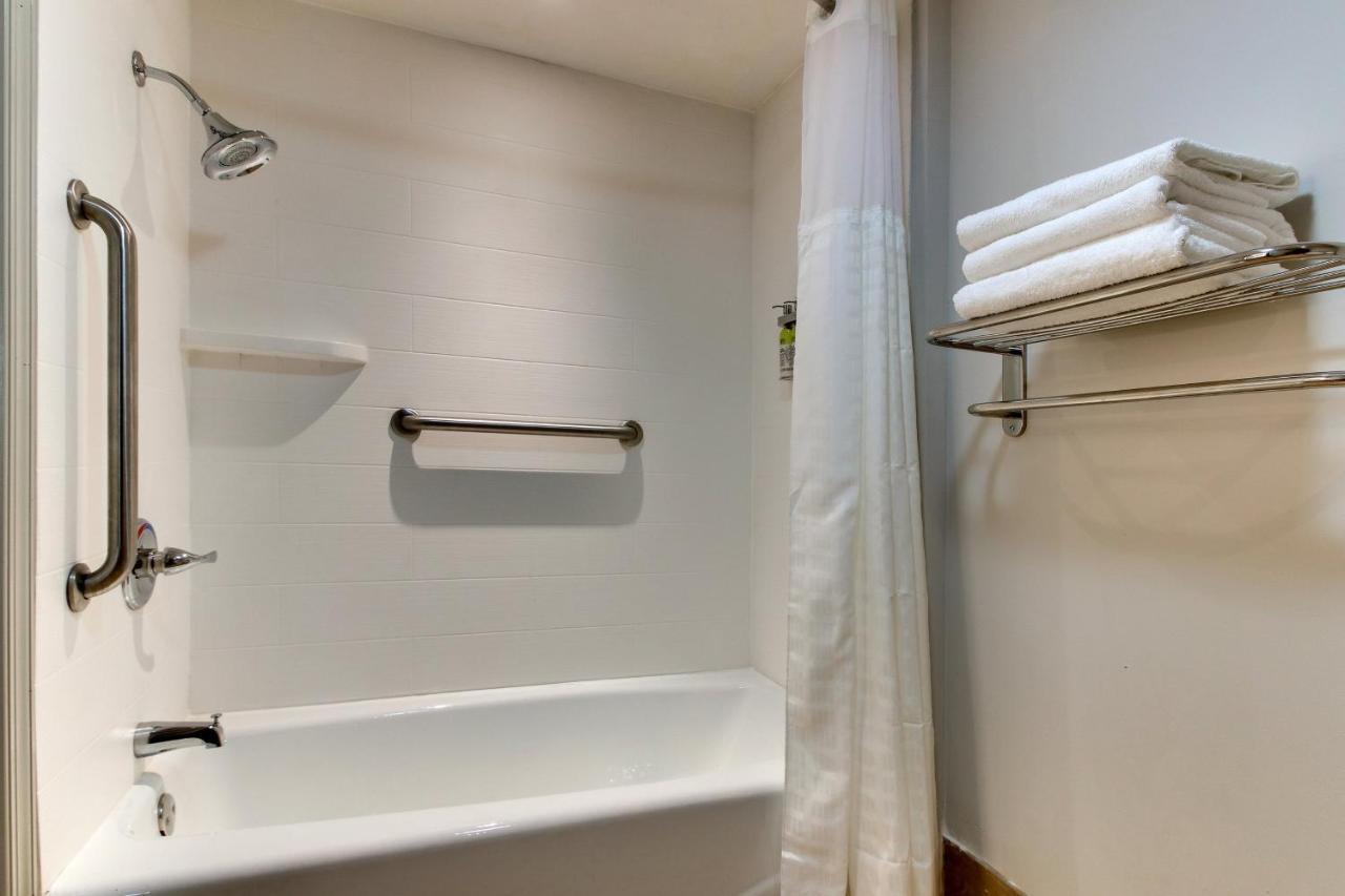 Holiday Inn Express Pittston - Scranton Airport By Ihg Eksteriør bilde