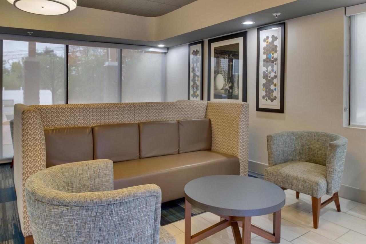 Holiday Inn Express Pittston - Scranton Airport By Ihg Eksteriør bilde